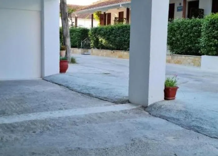 The House 2 Apartment *