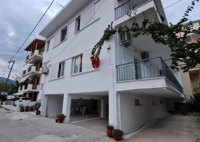 The House 2 Apartment *