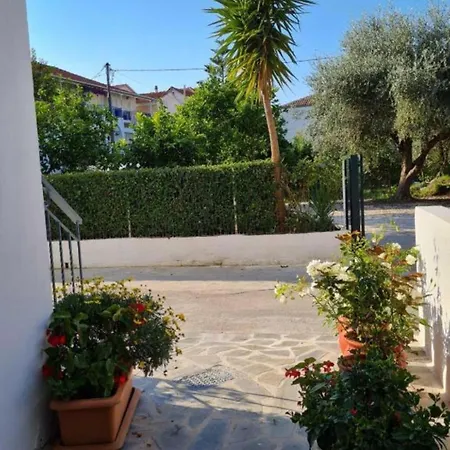 Apartament The House 2 *